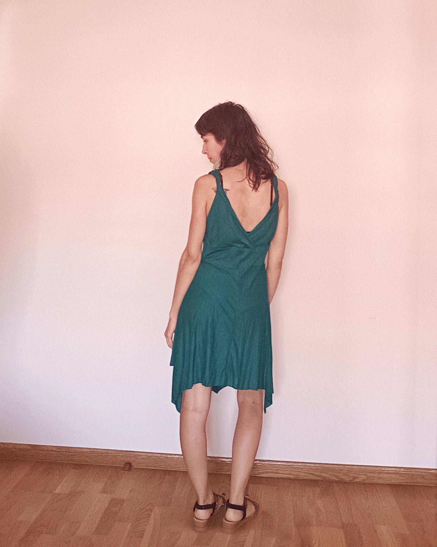 Vestido punto verde turquesa con escote en uve
