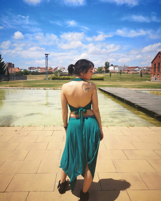 Conjunto falda larga y crop top negro