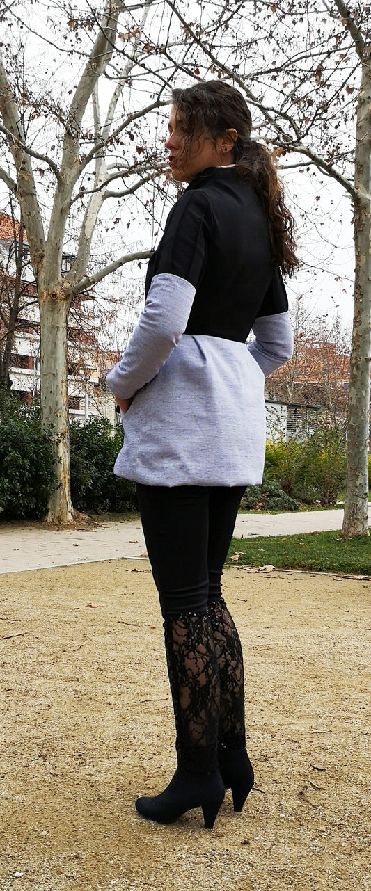 Abrigo bicolor con escote chimenea, Abrigo negro, abrigo azul corto