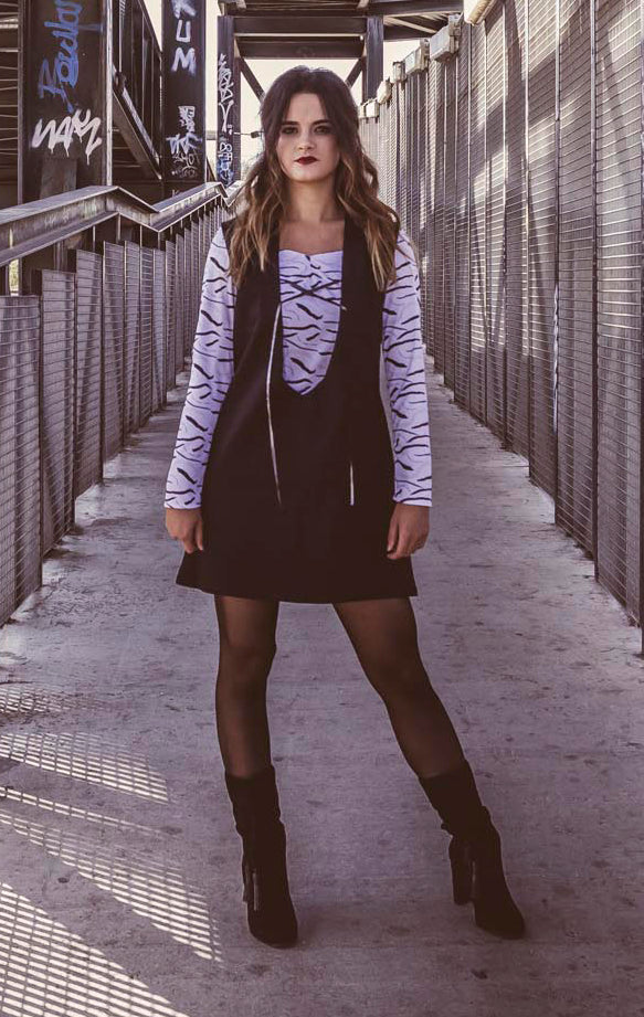 Vestido vaquero con escote en uve, pichy de denim negro