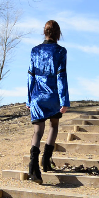 Vestido terciopelo azul manga larga