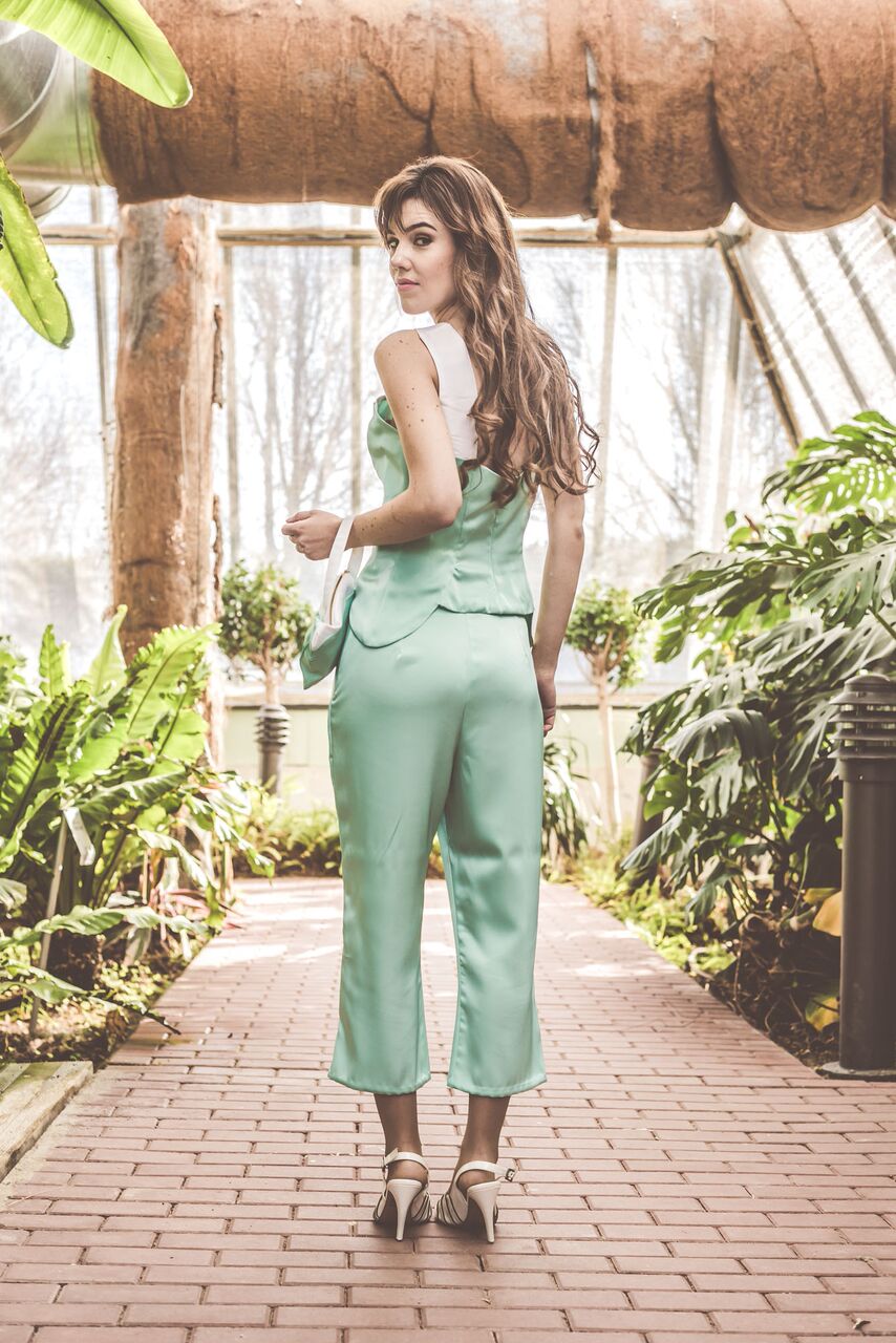 Conjunto top y pantalón de satén verde