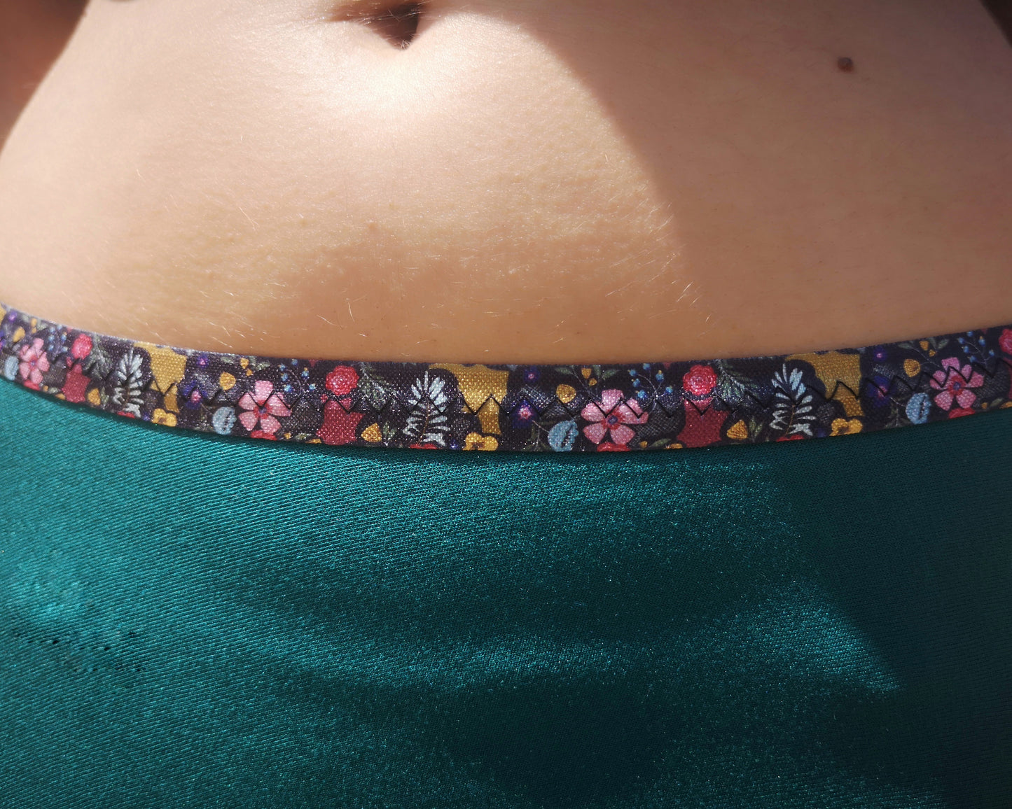 Conjunto falda larga y crop top negro