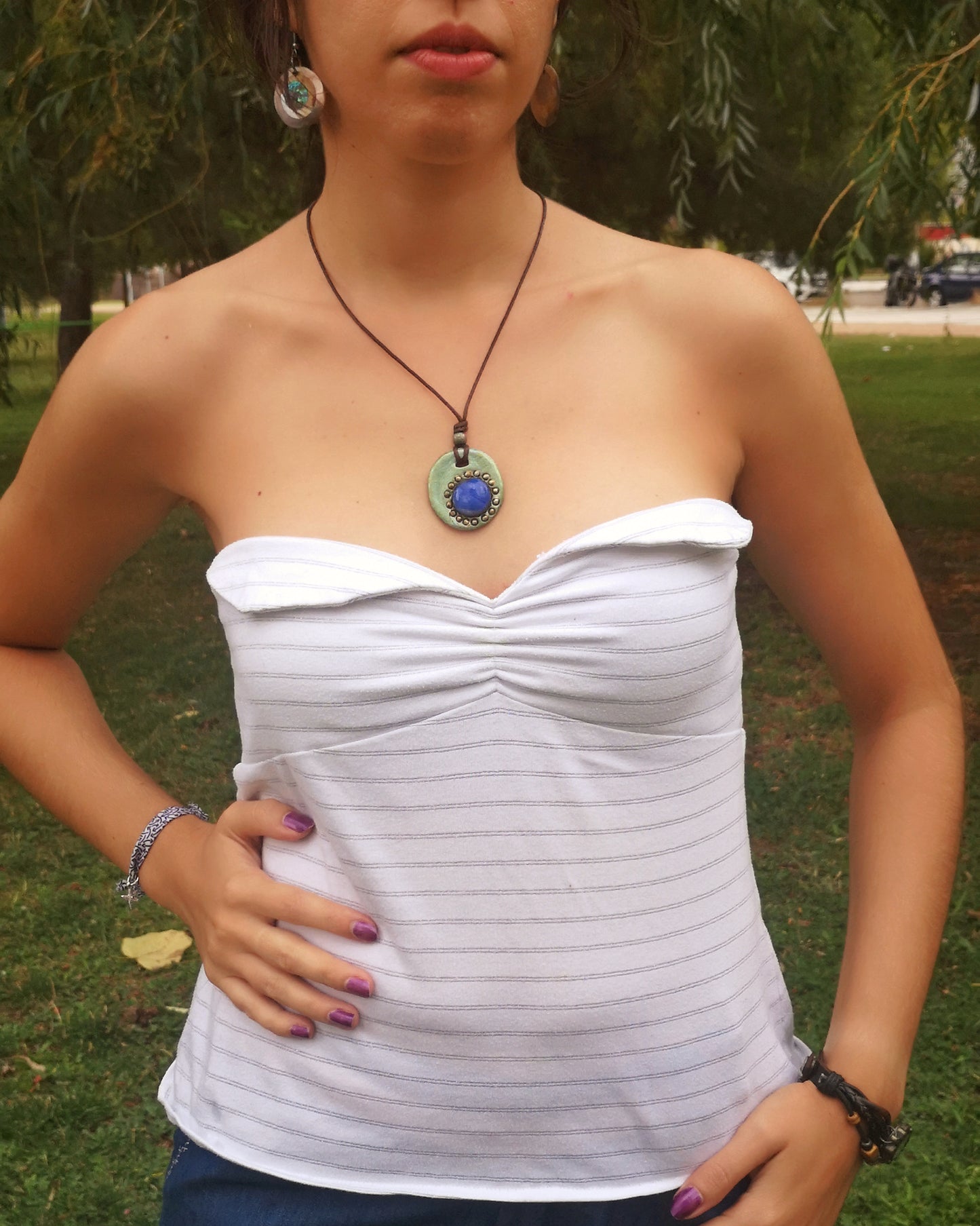 Top blanco sin tirantes de rayas