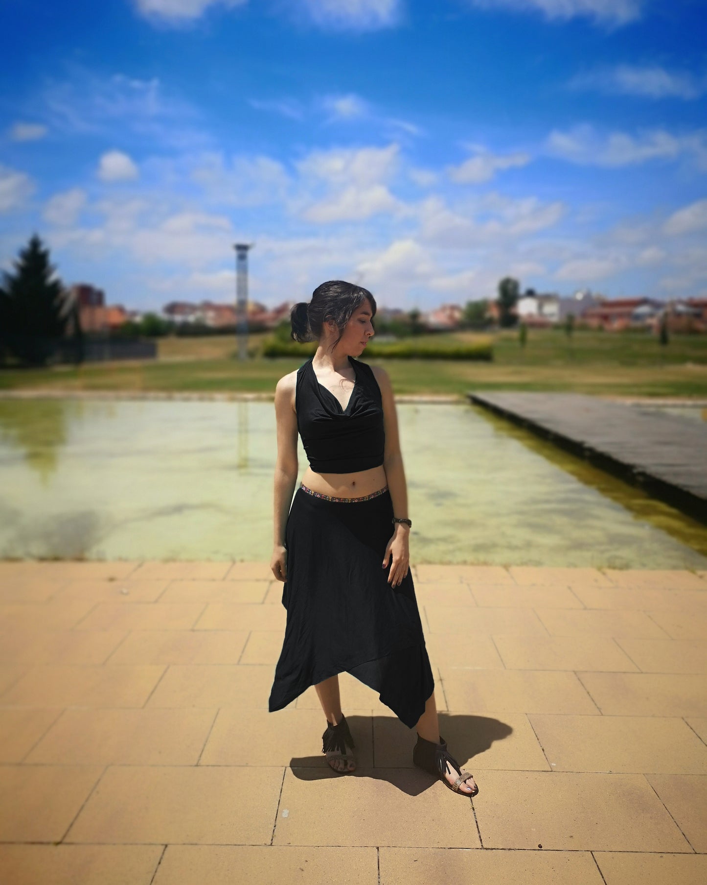 Conjunto falda larga y crop top negro