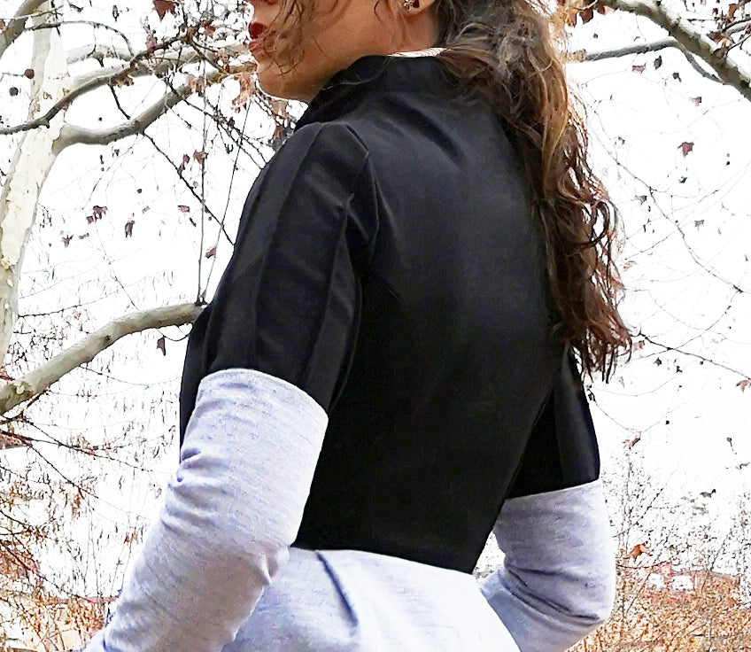 Abrigo bicolor con escote chimenea, Abrigo negro, abrigo azul corto